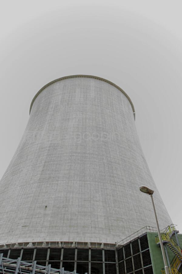 發(fā)電廠冷卻塔 守護(hù)能源動(dòng)脈的“蒸汽巨人”